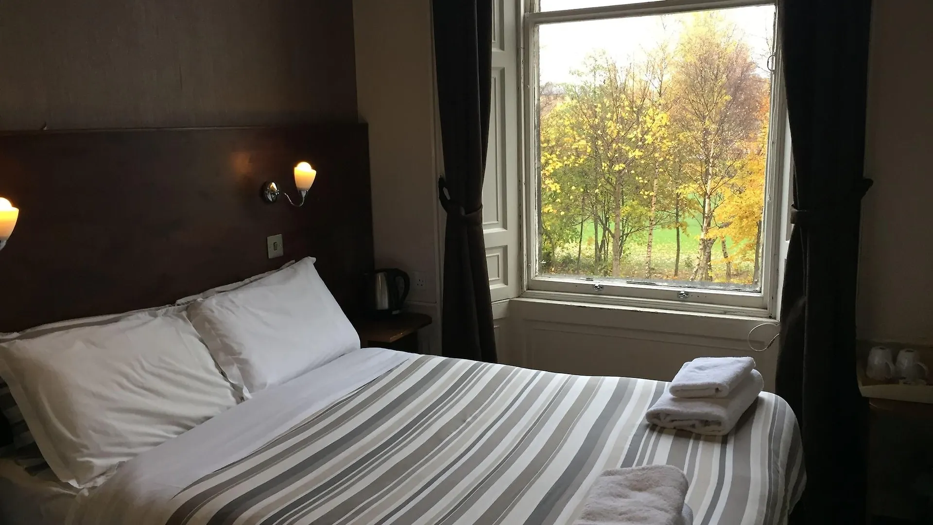 Edinburgh House Hotel