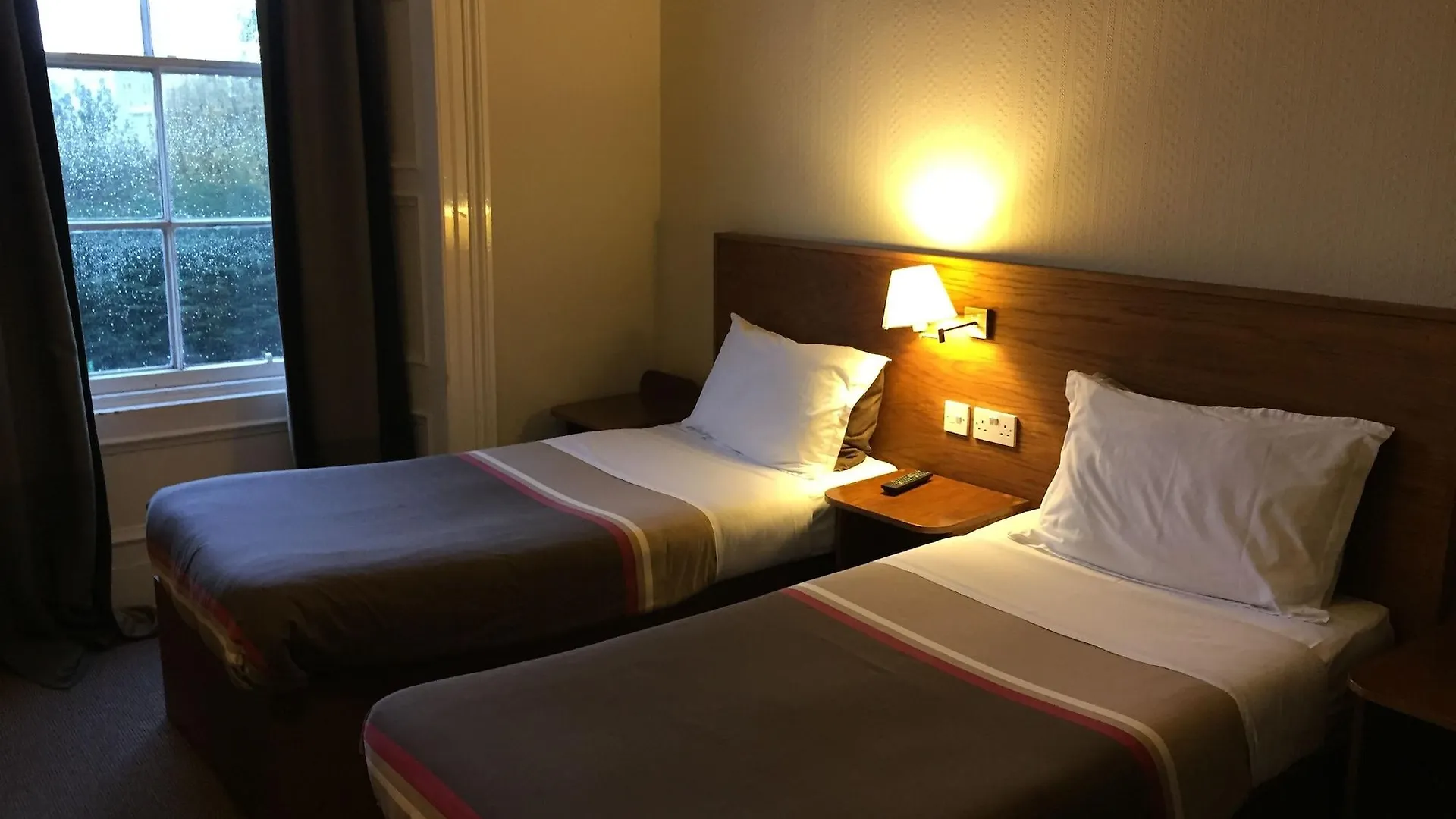 Edinburgh House Hotel