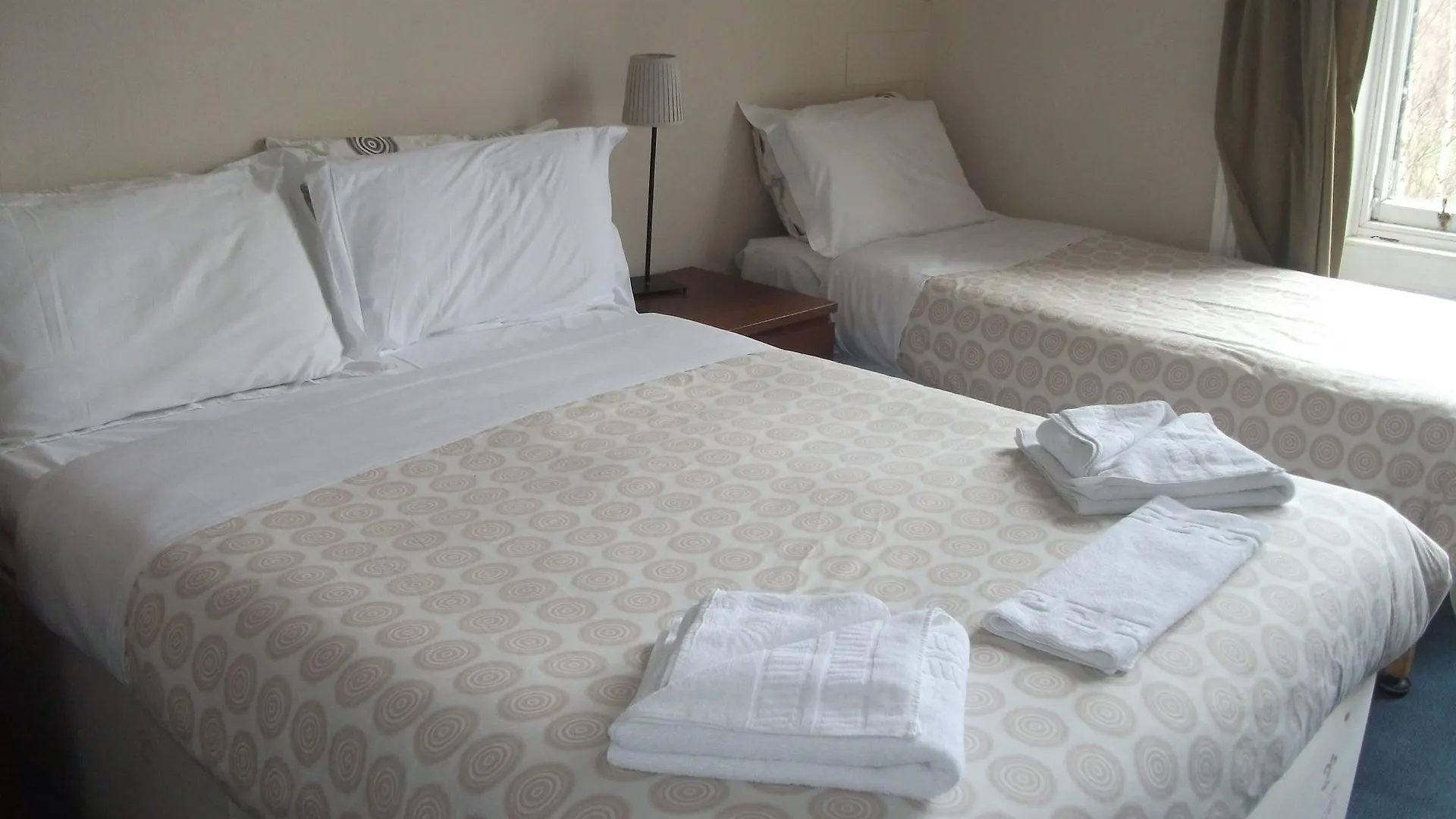 Edinburgh House Hotel