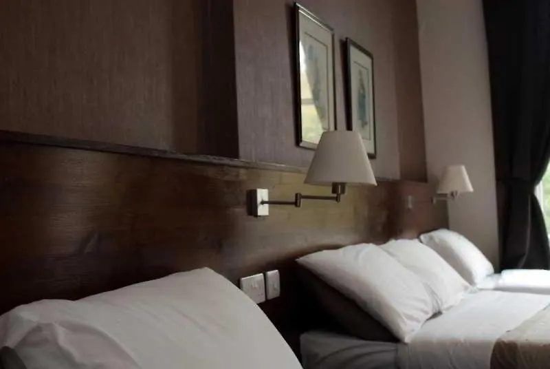 Edinburgh House Hotel