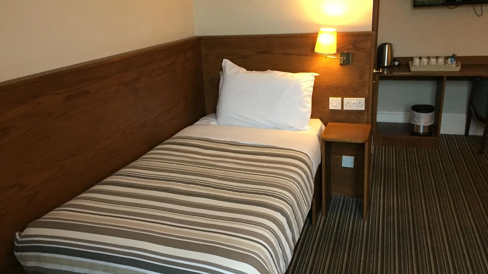 Edinburgh House Hotel